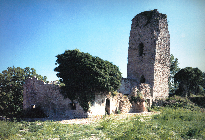 Valfabbrica ruderi del castello di Coccorano